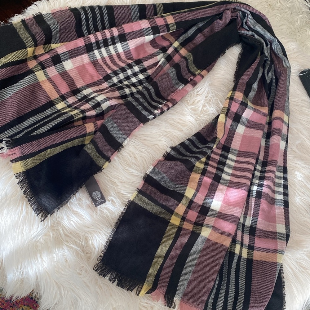 VINCE CAMUTO oversized scarf